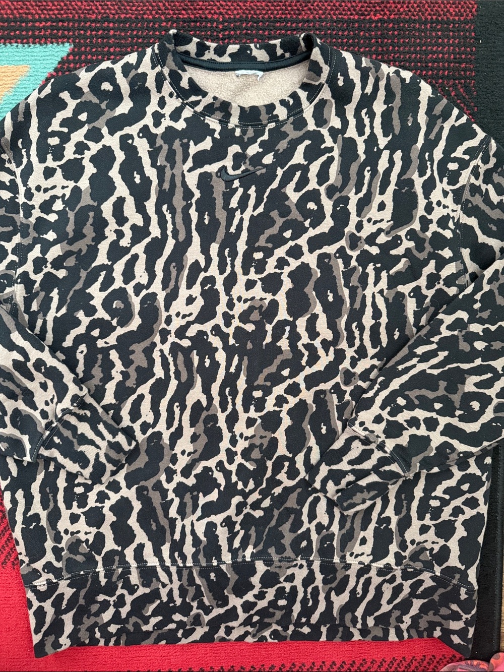 Nike Black and Cream Animal-Print Crewneck oversized loose fit